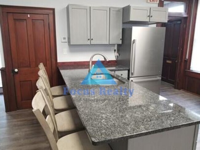Foto del edificio - 1315 W Market St