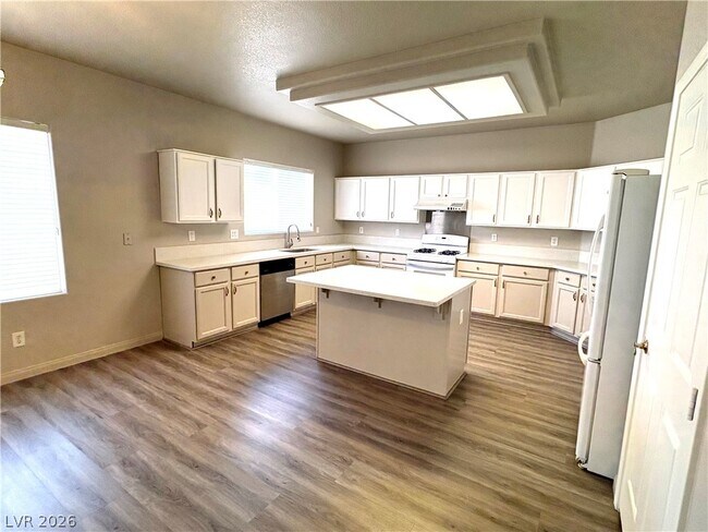 Foto del edificio - 8504 Crest Hill