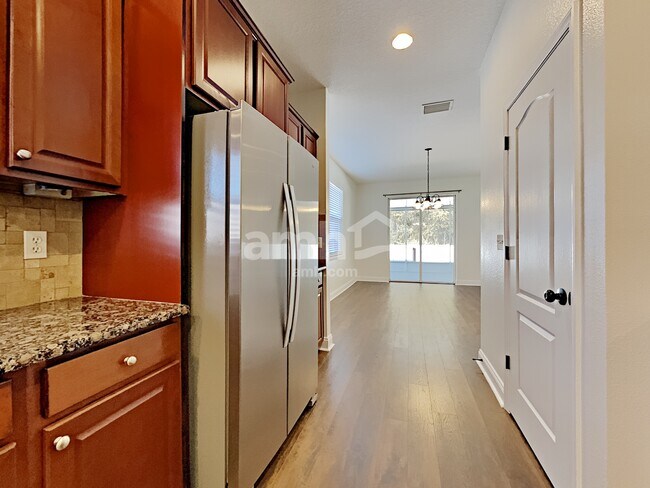 Foto del edificio - 2727 Walden Woods Dr