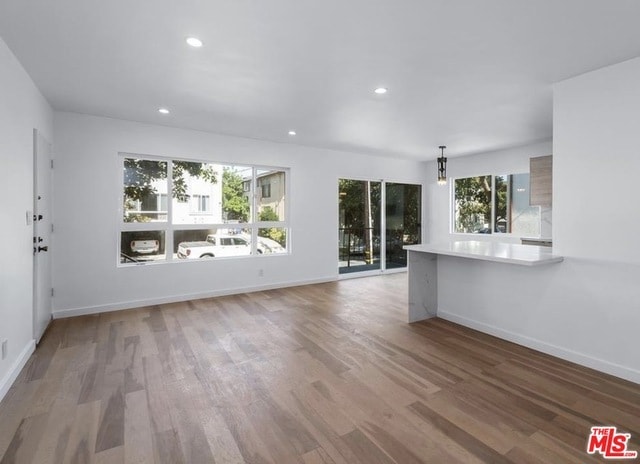 Building Photo - 560 Kings Rd