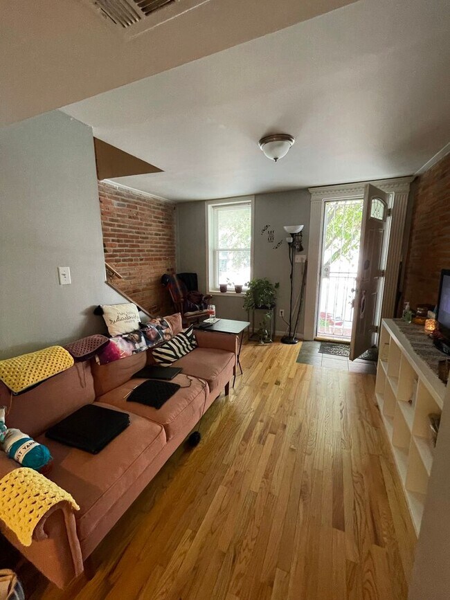 Foto del edificio - Charming 2 Bedroom/2 Bathroom Townhome in Pigtown, MD!