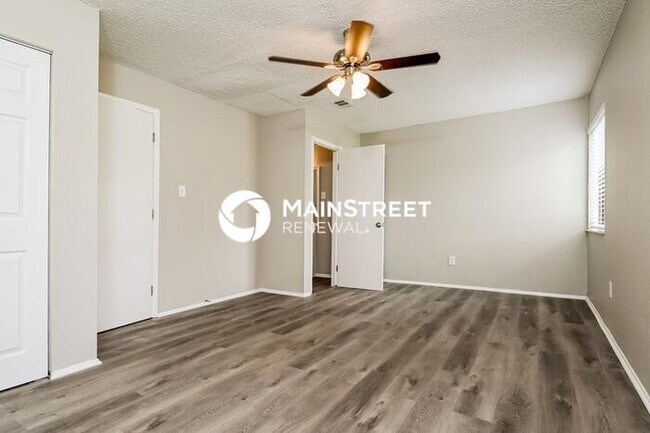 Foto del edificio - 3 Bedroom Pet-Friendly Home in NORTH PORT, FL with Main Street Renewal