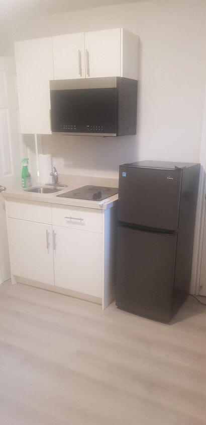 Building Photo - Studio Apartment for Rent