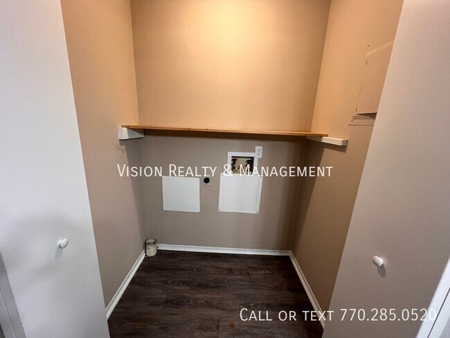 Foto del edificio - 12 S Creek Rd