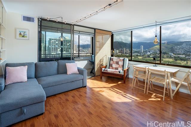 Foto principal - 2410 Cleghorn St