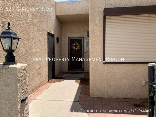 Foto del edificio - 639 N Richey Blvd