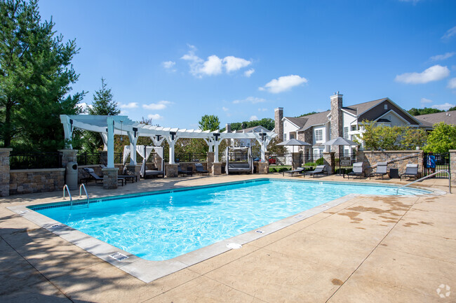 Outdoor Pool - Stone Falls of Ada