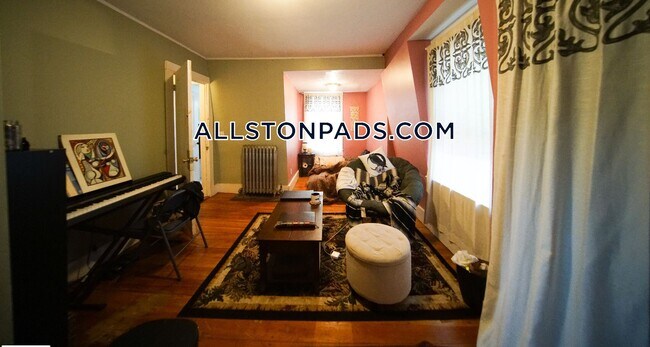 Foto del edificio - 12 Greylock Rd