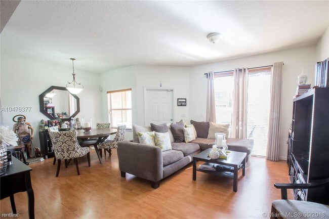 Foto del edificio - 2 br, 2.5 bath  - 11479 NW 60th Ter Apt 372