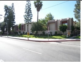 Foto del edificio - Sherman Way Townhomes