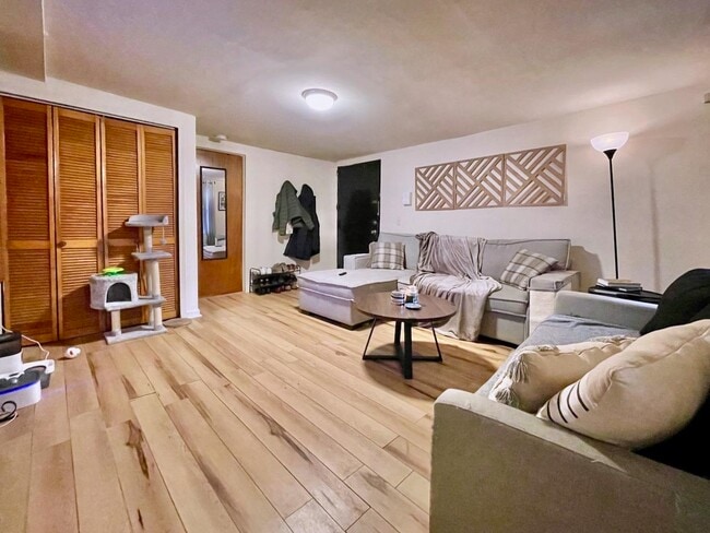 Building Photo - 209 Ogden Ave.