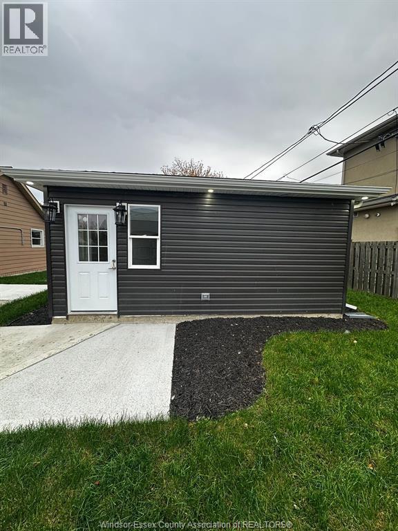 Photo du bâtiment - 819 Frank Ave