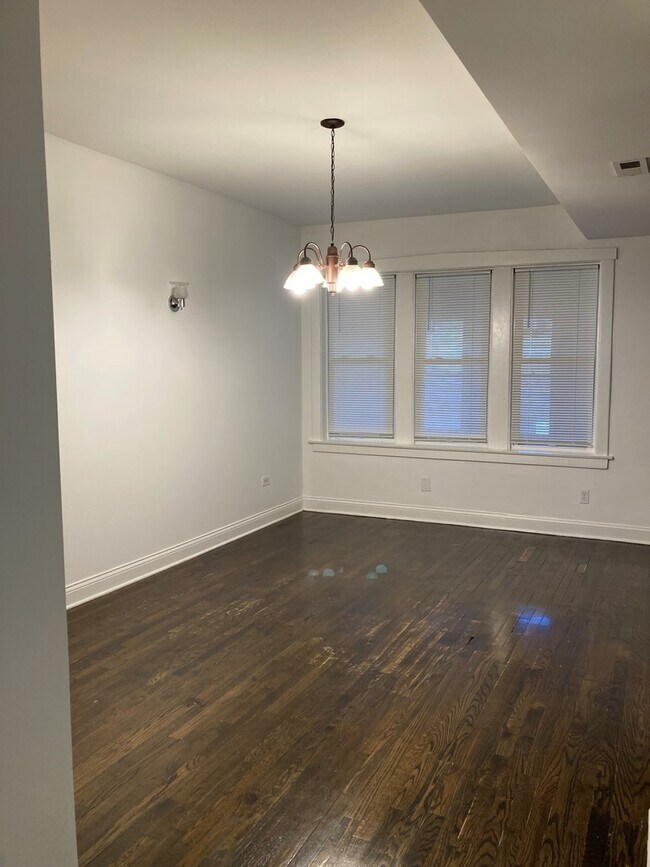Foto del edificio - 1650 N Richmond St