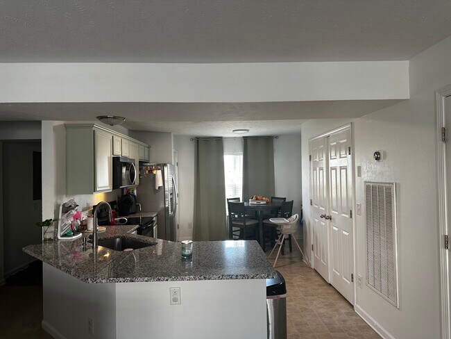 Foto del edificio - 138 Oak Valley Cir