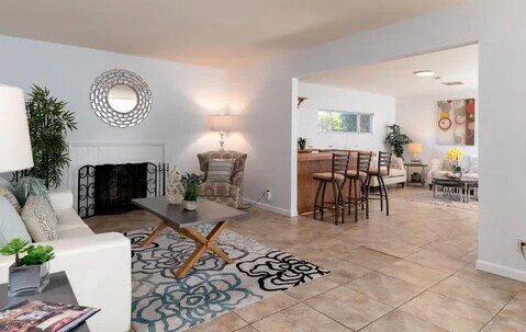 Foto del edificio - 1306 McFarlane Ln