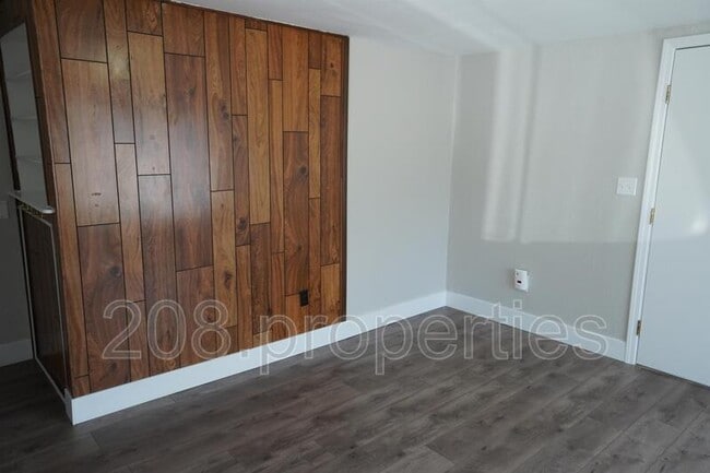 Building Photo - 2822 Rose Hill St
