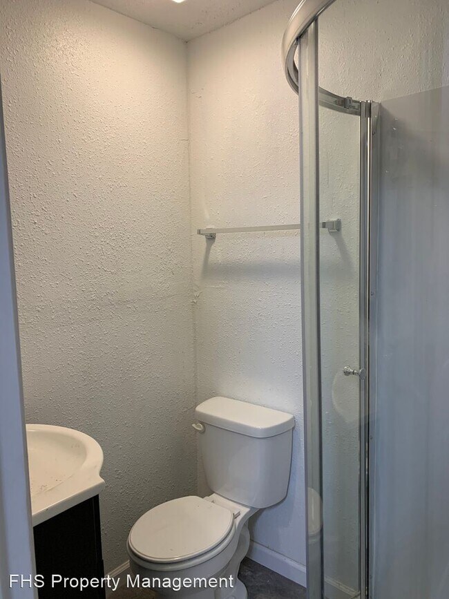 Building Photo - 3 br, 2 bath House - 2113 N East