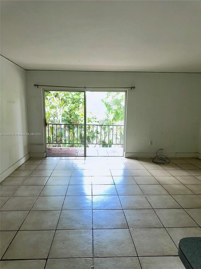 Building Photo - 7208 Fairway Dr