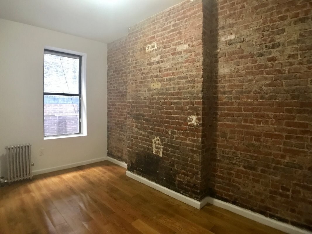 Primary Photo - 1722 Amsterdam Ave
