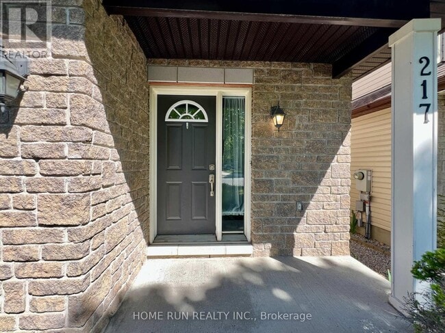 Building Photo - 217 Deerfox Dr