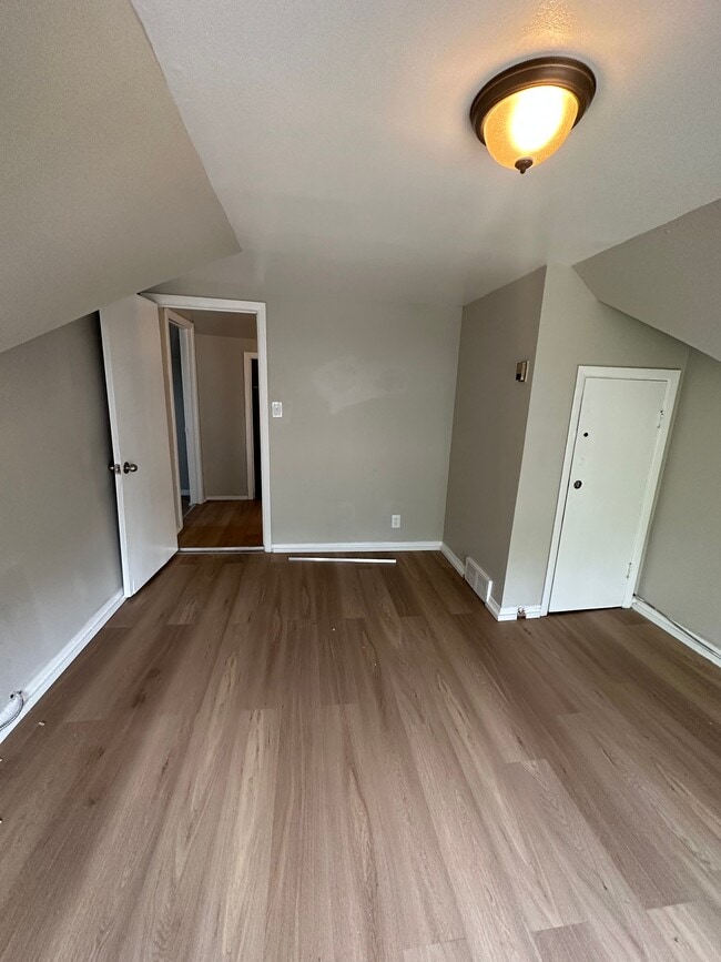 Foto del edificio - 1185 E 123rd St