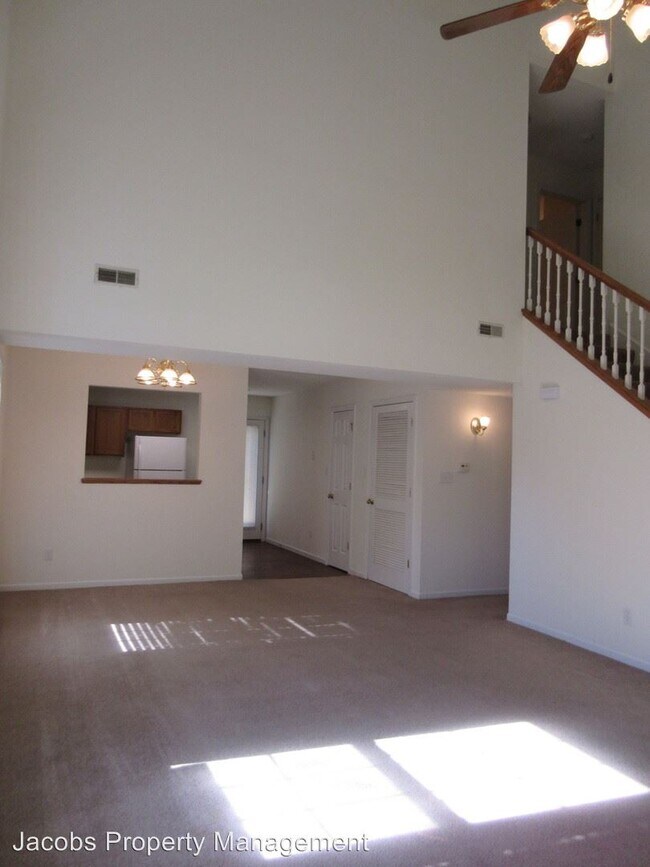 Building Photo - 1720-1722 Juniper Dr