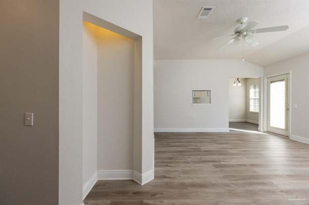 Foto del edificio - 8646 Ramble Woods Dr