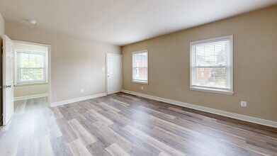 Interior Photo - Presidential Greens