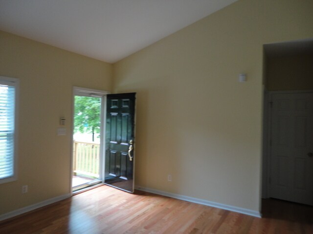 Building Photo - 507 Devereaux Ln