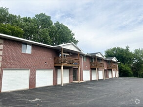 Building Photo - Redstone