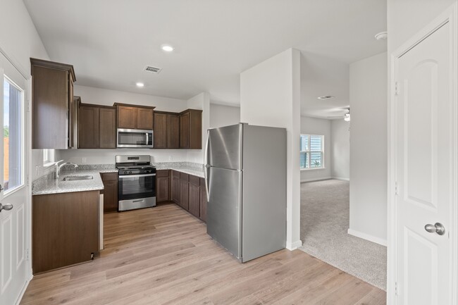 Building Photo - 1609 Duke Dr