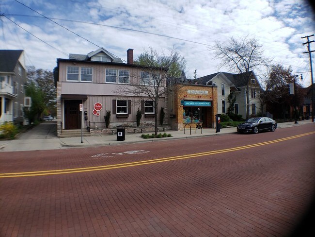 Foto del edificio - Heart of Cherry Street UTILITIES INCLUDED 1 b