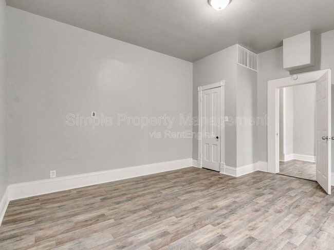 Building Photo - 611 E Springer Ave