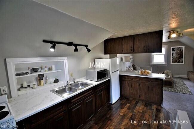 Foto del edificio - 1257 W Clifton Blvd