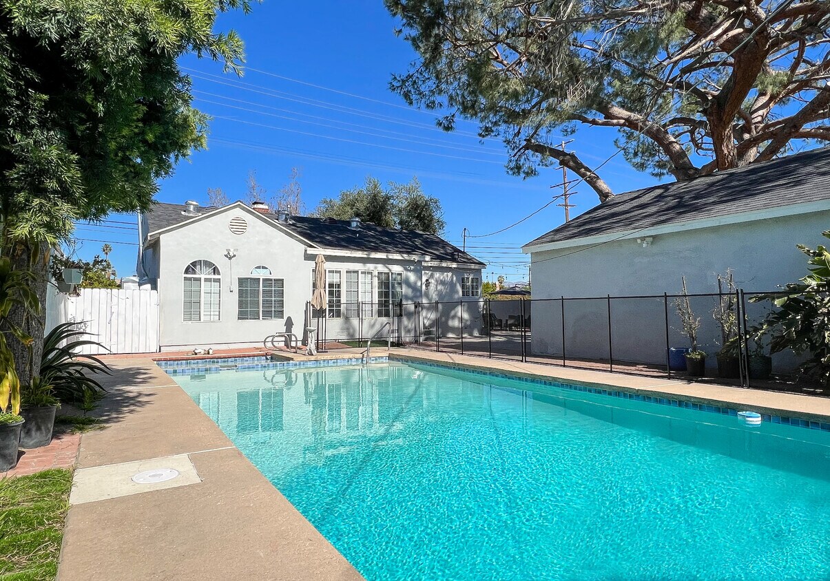 11732 Oxnard St, North Hollywood, CA 91606 House Rental in North