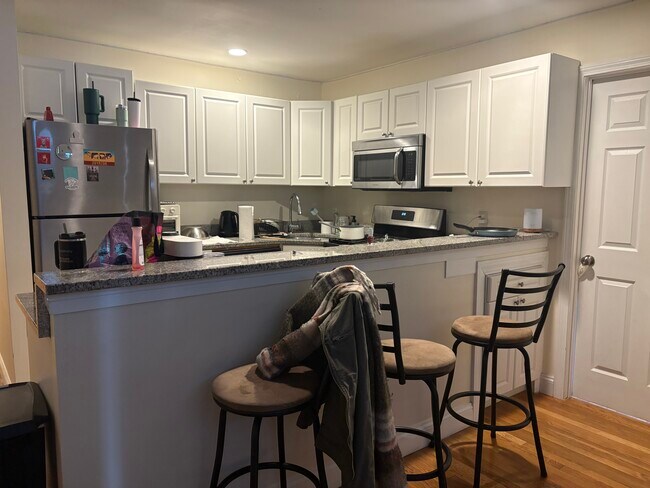 Building Photo - 56 Egmont St