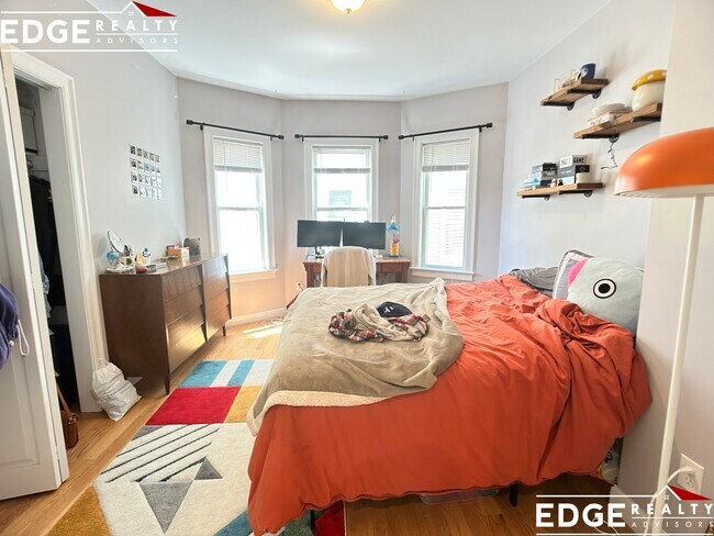 Foto del edificio - 83 Newbury St