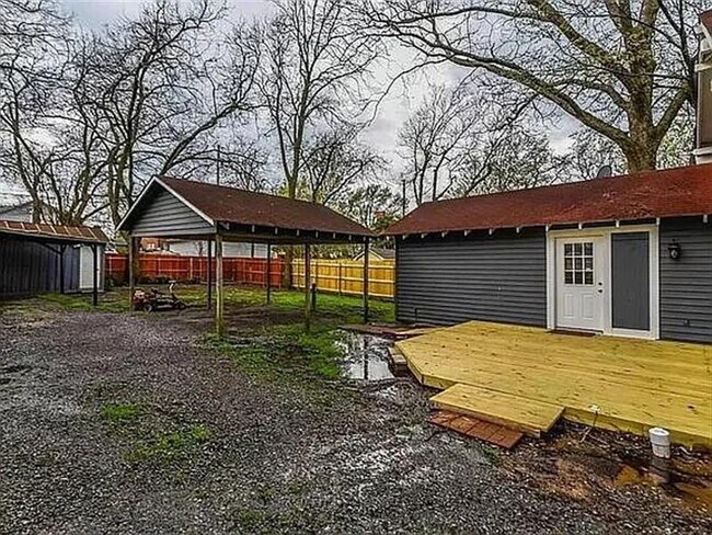 Foto del edificio - 1328 W Gandy St