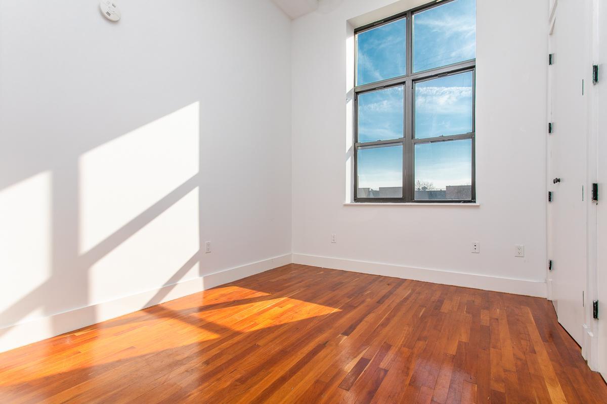 Foto principal - 180 Bainbridge St.