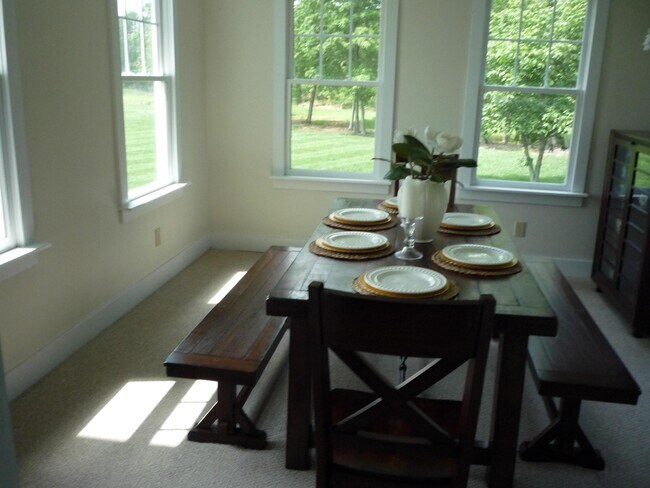 Foto del edificio - 10012 Hollow Rd SW