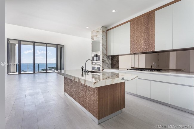Foto del edificio - 2821 S Bayshore Dr