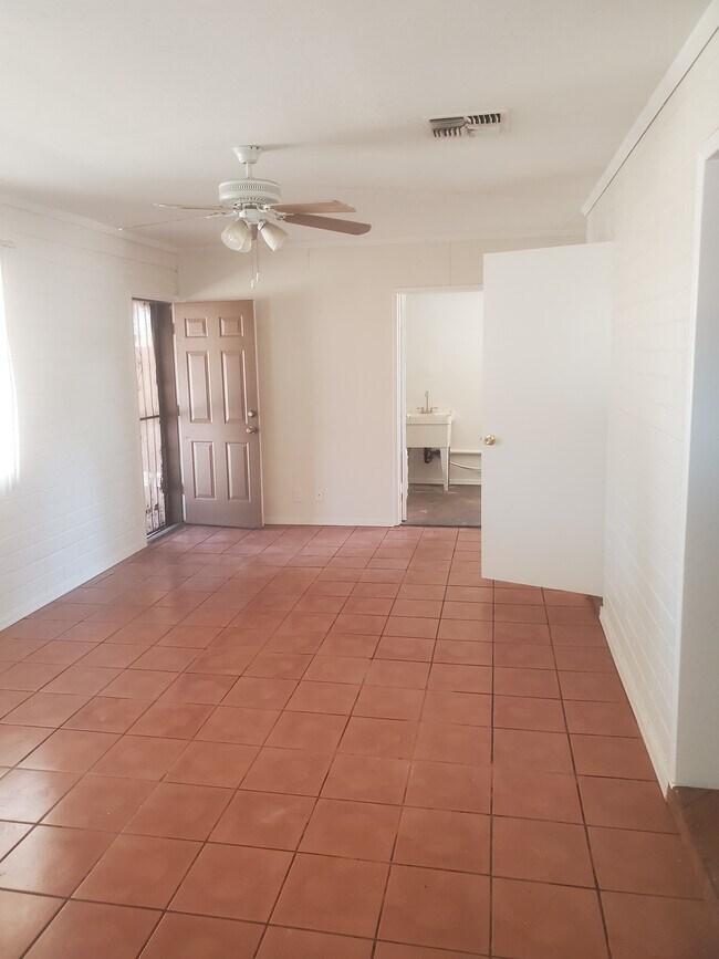 Foto del edificio - 3318 W Mariposa St