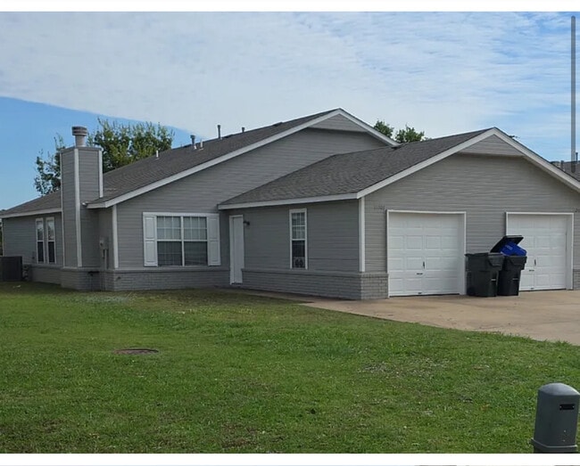 Building Photo - 11215 N 112th East Ave