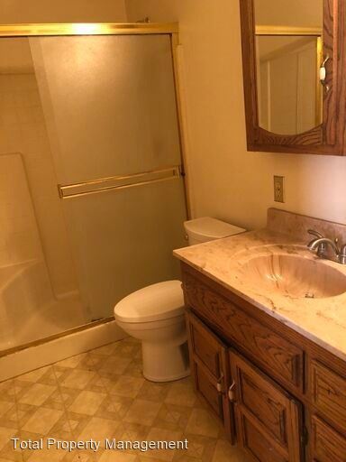 Building Photo - 3 br, 2 bath House - 555 North Ct.