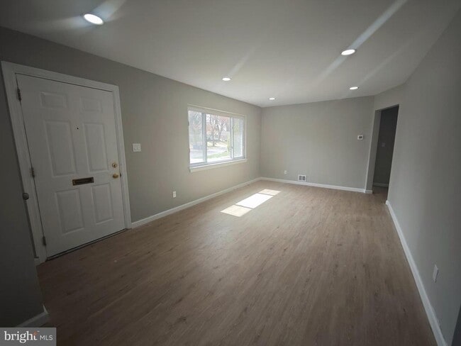 Building Photo - 11503 Mapleview Dr