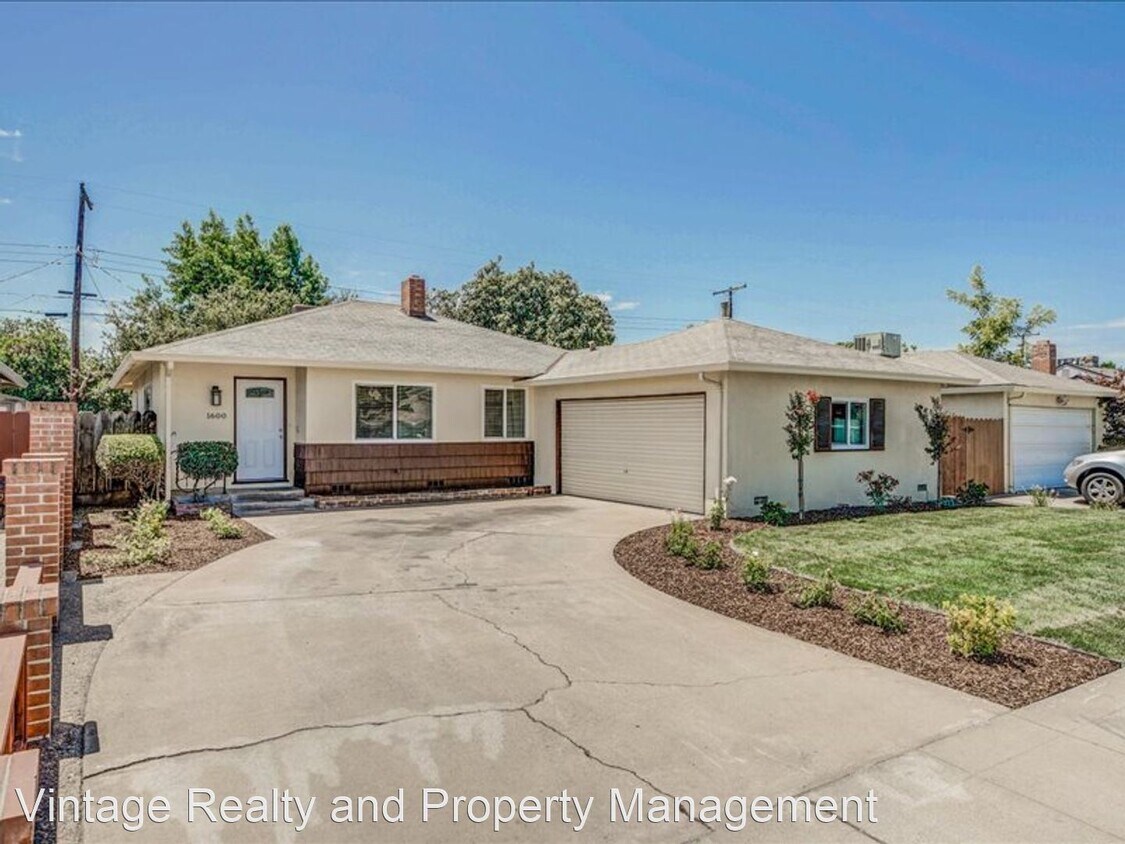 Foto principal - 3 br, 1 bath House - 1600 W. Locust St.