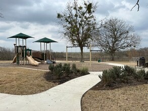 Building Photo - 300 Geode Glen