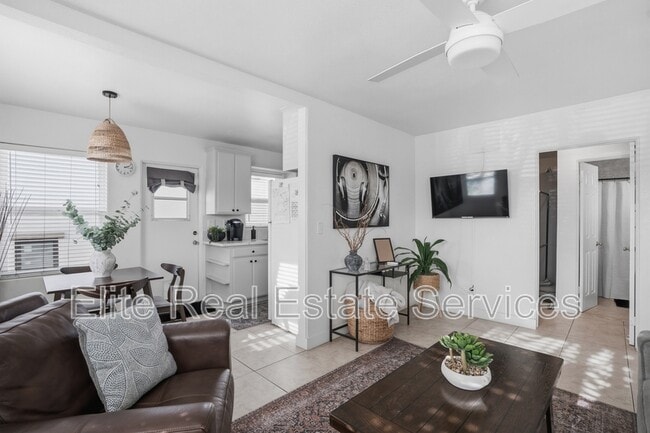 Building Photo - 2604 Juan St