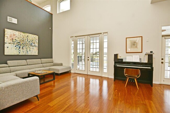 Foto del edificio - 1522 Cherry Lake Way