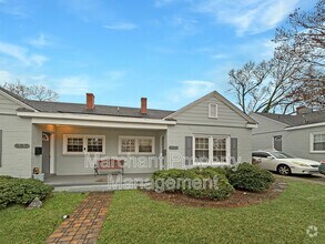 Building Photo - 665 Ravenel St